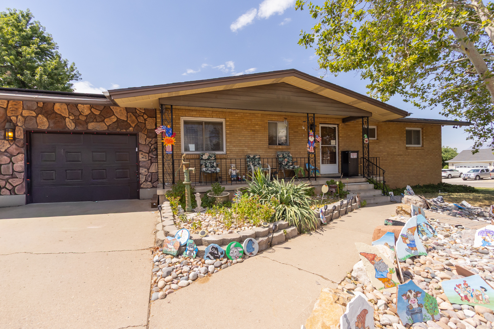 LEE-MESA - Residential