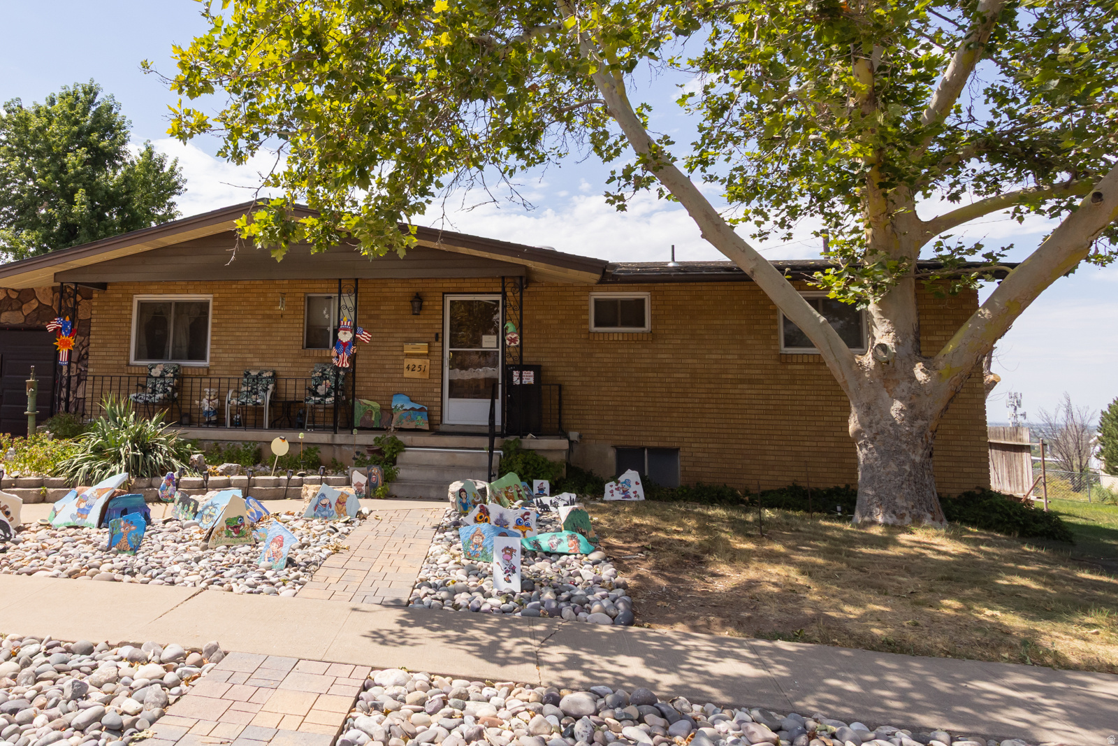 LEE-MESA - Residential