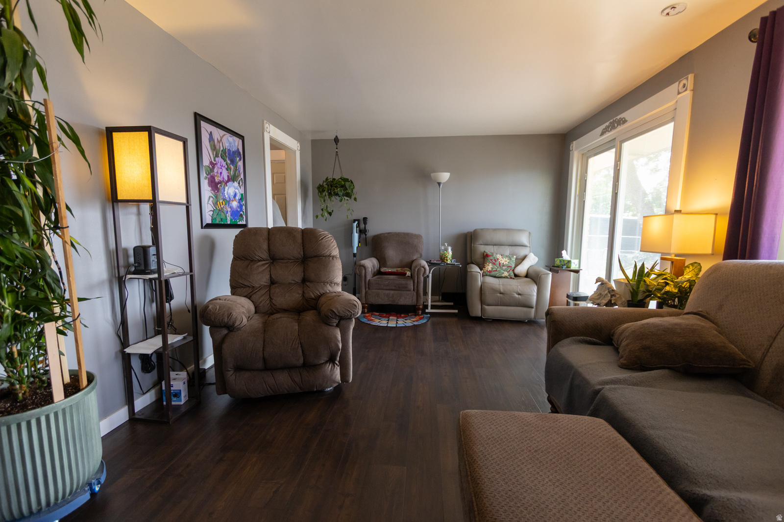 LEE-MESA - Residential
