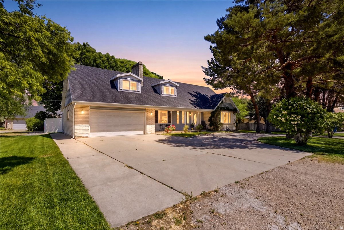 Rarely available !! Nearly 1 acre horse property, 5 car plus detached garage, well maintained 2 story home on private secluded lot make this the perfect combination! New roof 2 years ago, some updates throughout, both well and irrigation water. Large open backyard is perfect for horses or to store your toys. Buyer to verify all info!