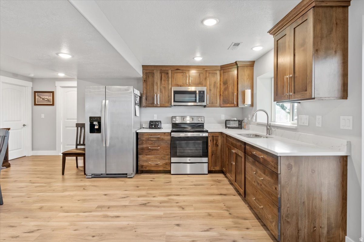 WHISPERING PINES - Residential