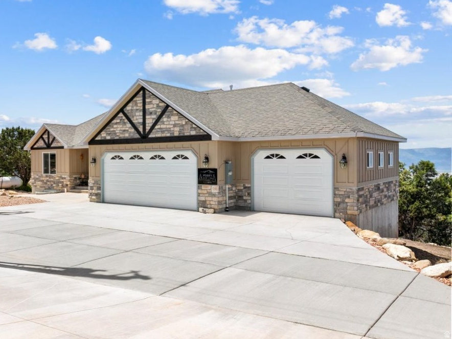 WHISPERING PINES - Residential