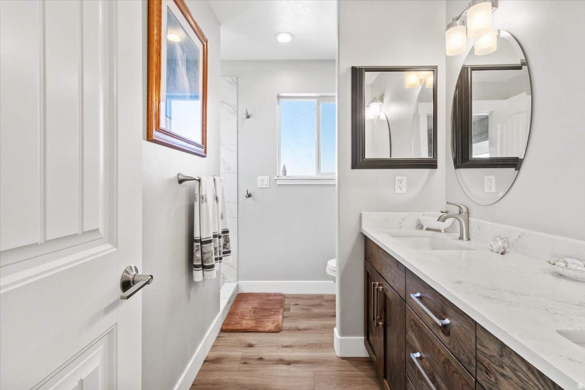 WHISPERING PINES - Residential