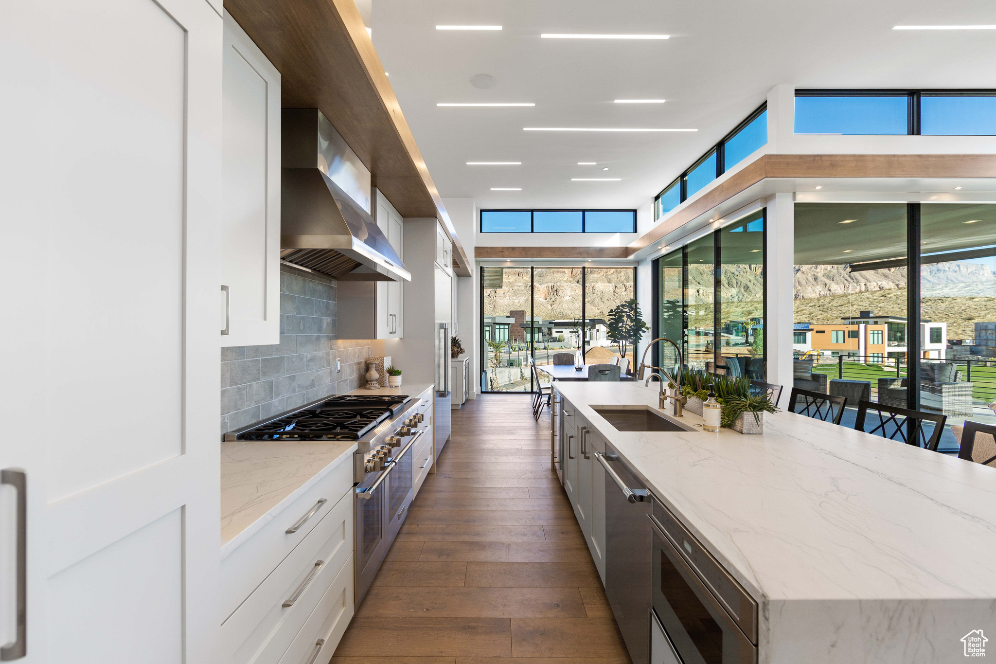 CLIFF VIEWS ESTATES - Residential