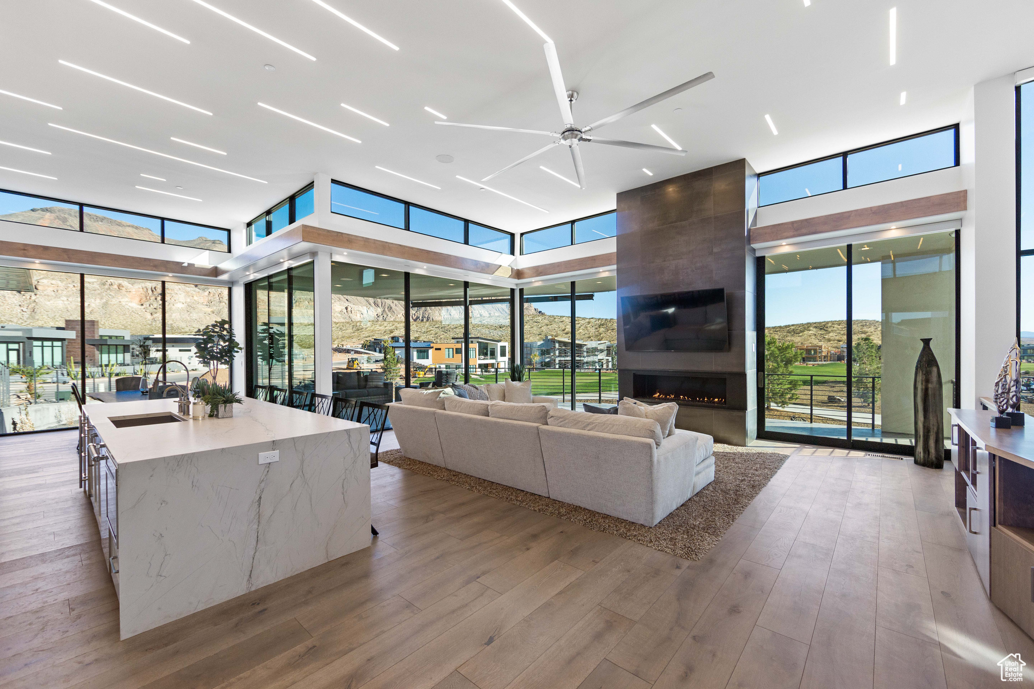CLIFF VIEWS ESTATES - Residential