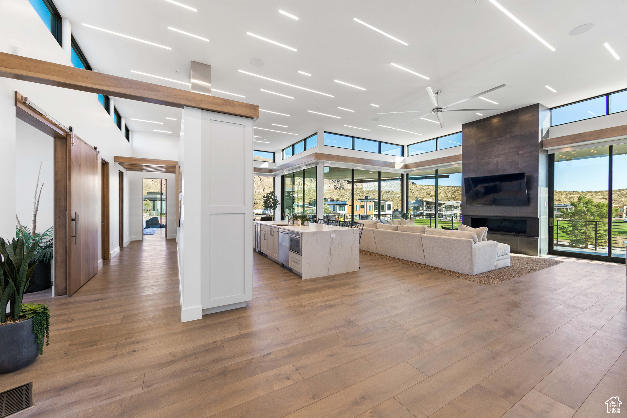 CLIFF VIEWS ESTATES - Residential