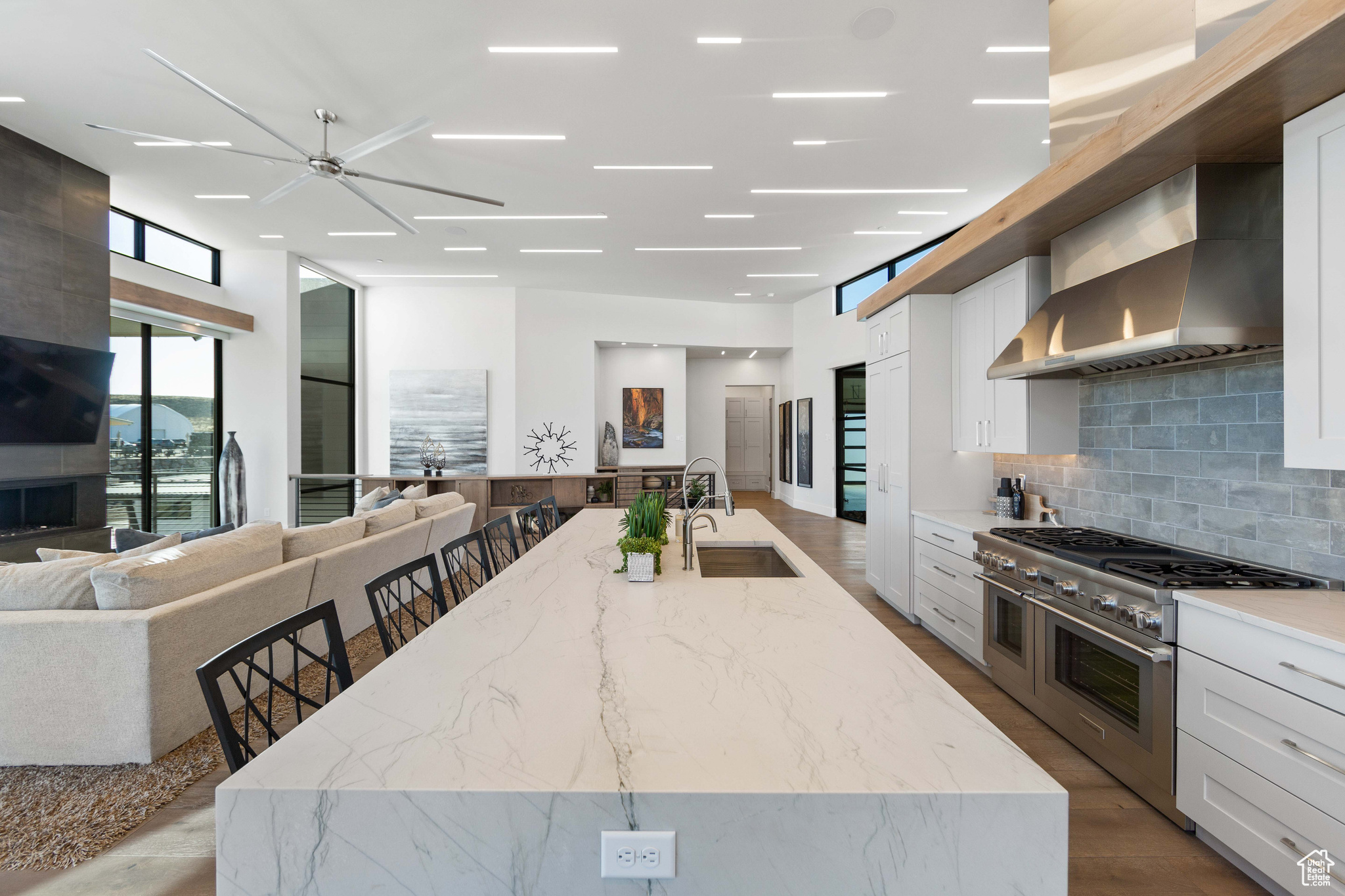 CLIFF VIEWS ESTATES - Residential