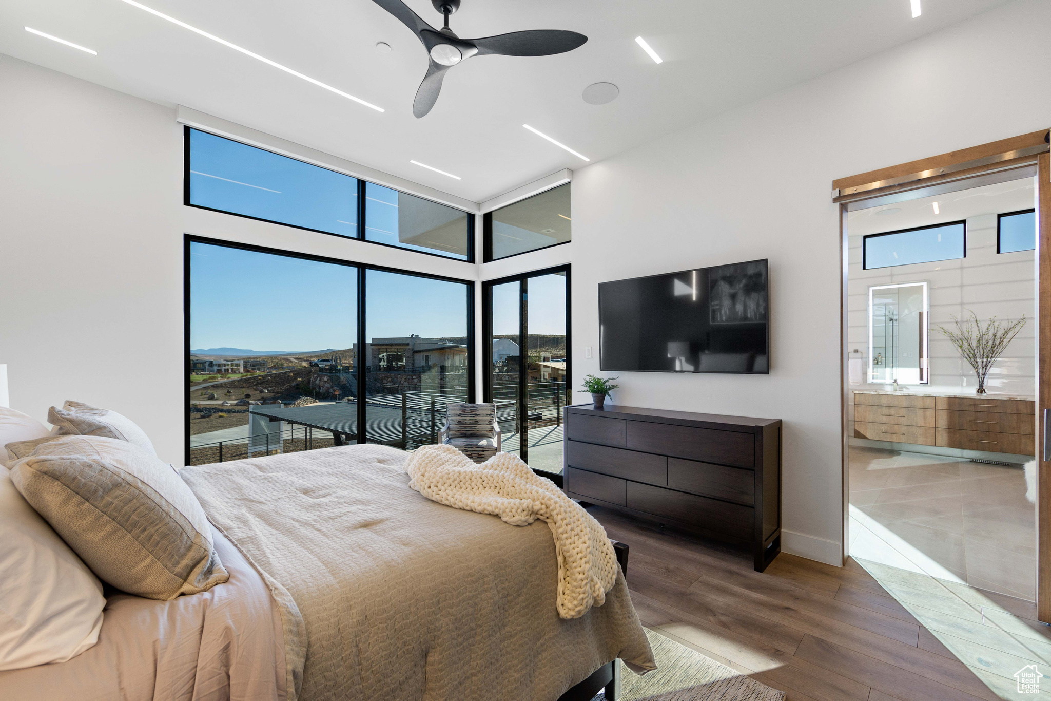 CLIFF VIEWS ESTATES - Residential