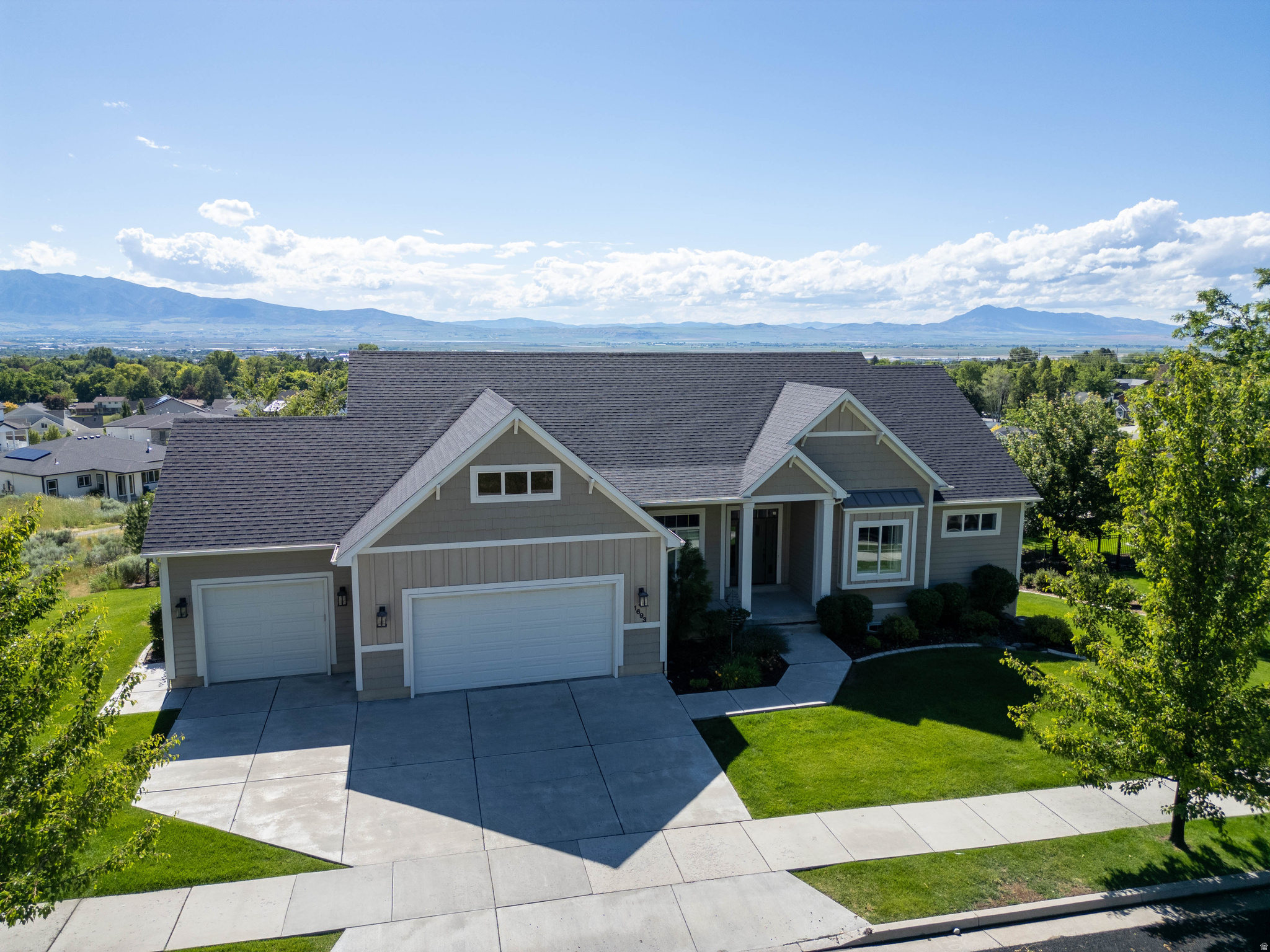DEER CREST - Residential