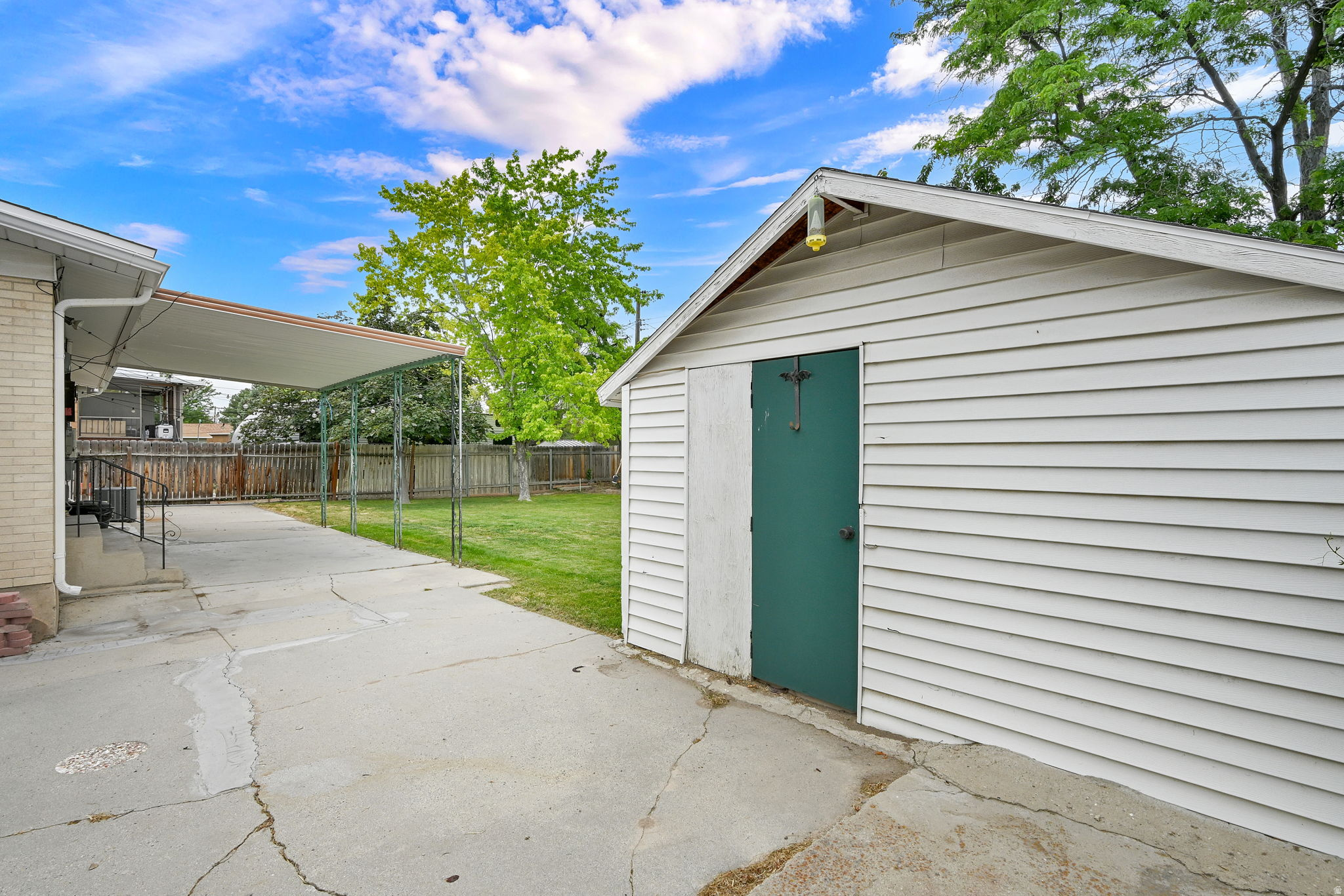 CRESTFIELD - Residential