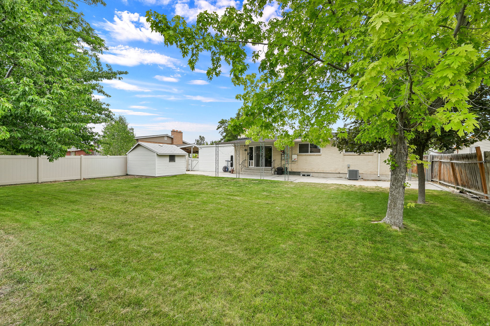 CRESTFIELD - Residential