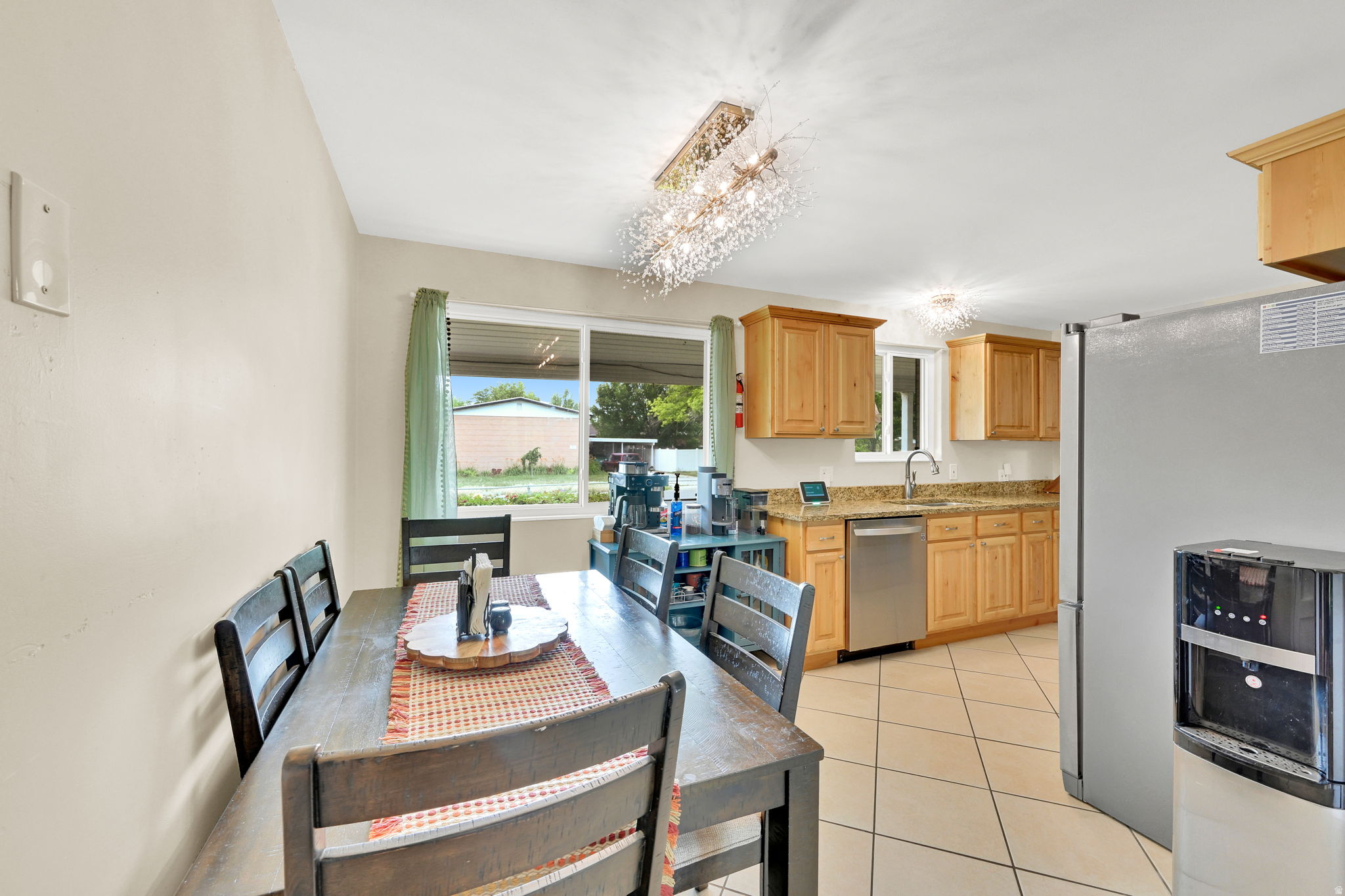 CRESTFIELD - Residential