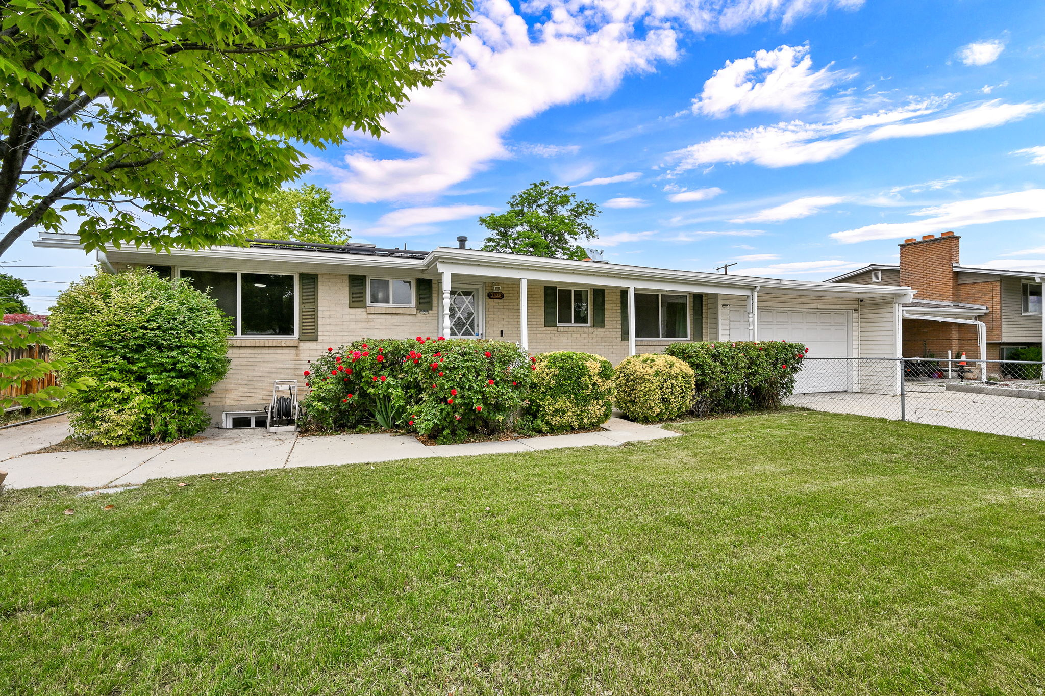 CRESTFIELD - Residential