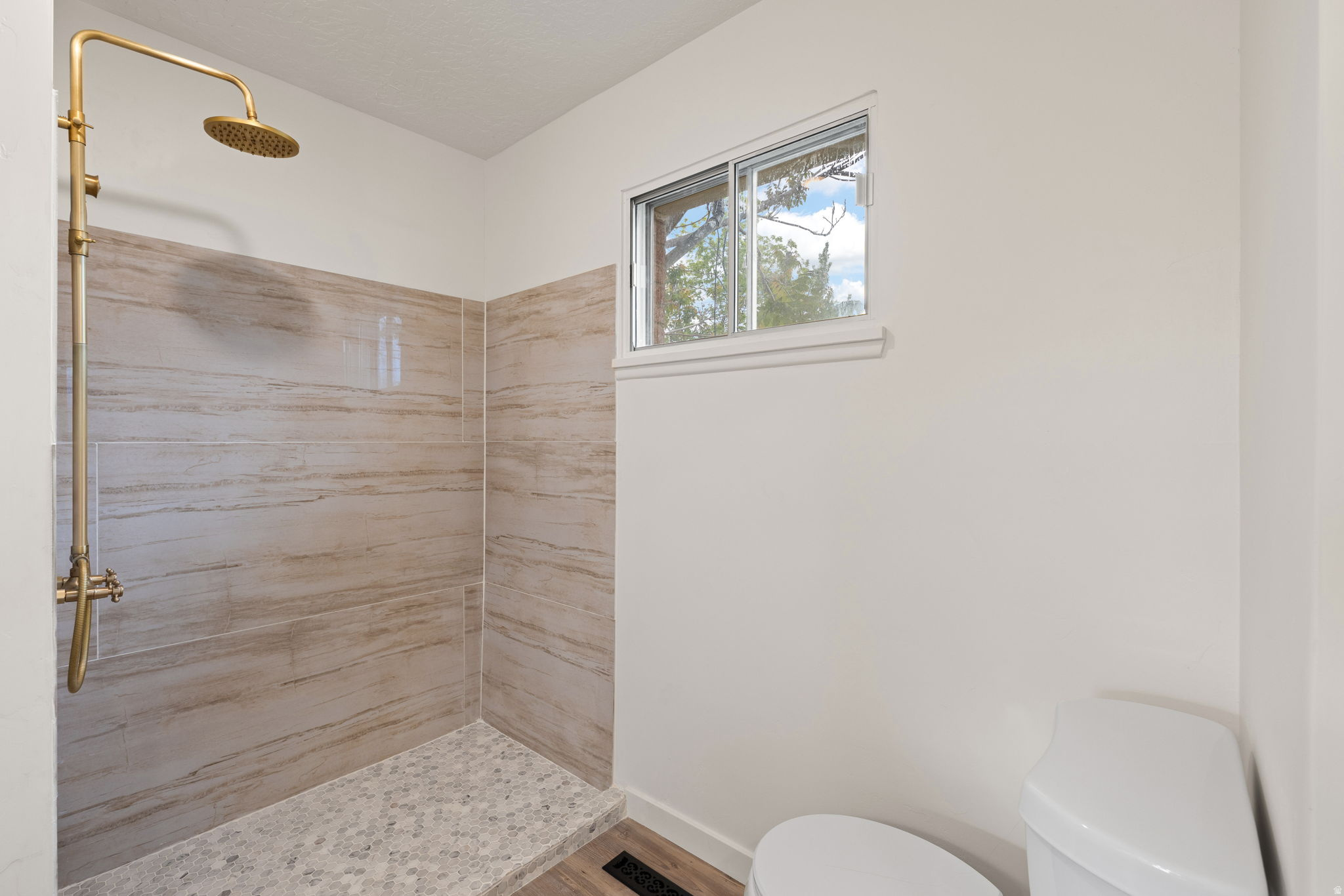 HIGHLAND TERRACE - Residential