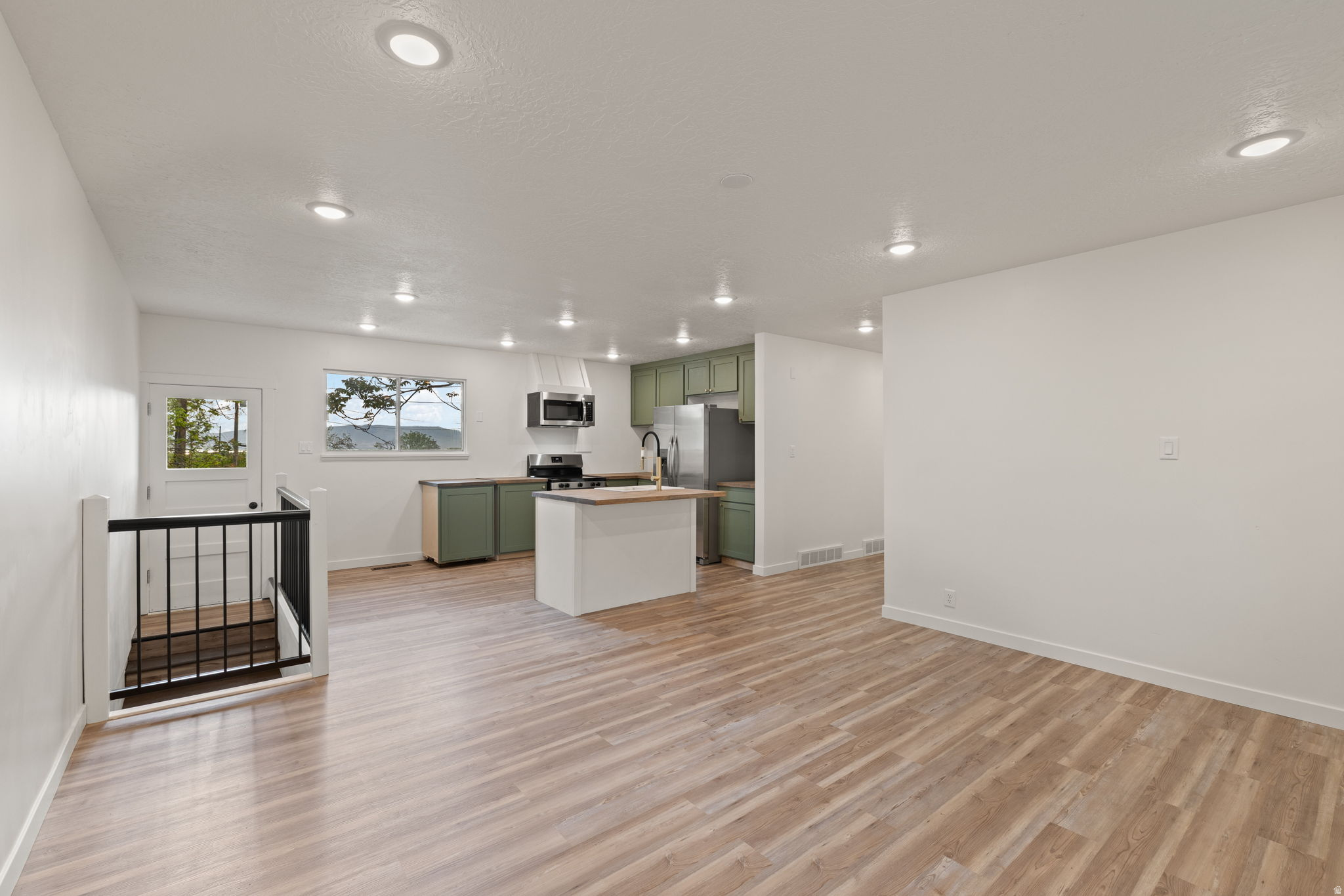 HIGHLAND TERRACE - Residential