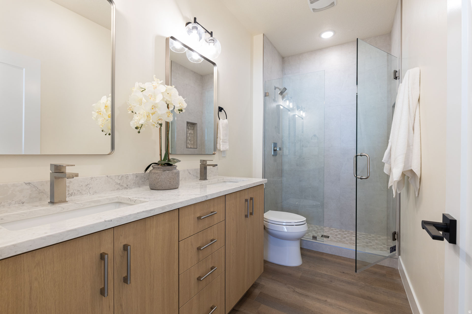 EQUESTRIAN POINTE - Residential