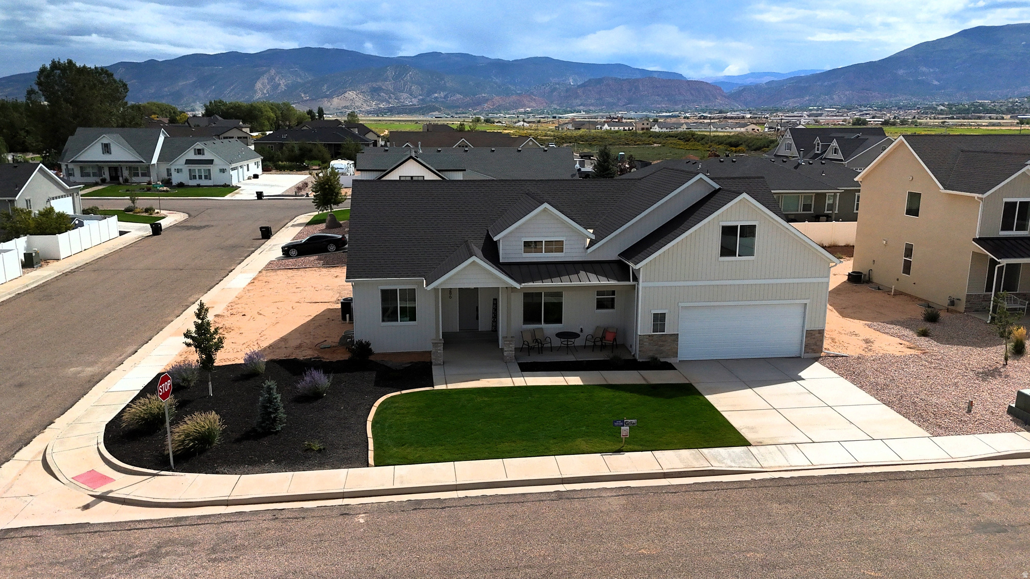 EQUESTRIAN POINTE - Residential