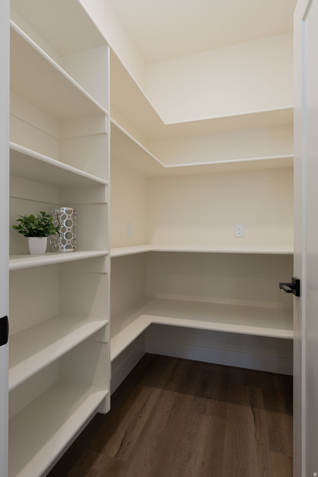 EQUESTRIAN POINTE - Residential