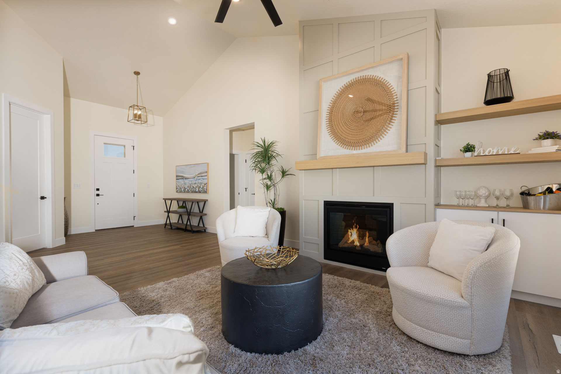 EQUESTRIAN POINTE - Residential