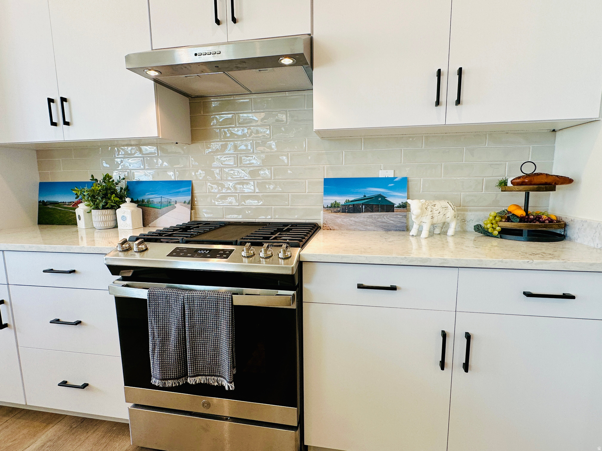 EQUESTRIAN POINTE - Residential