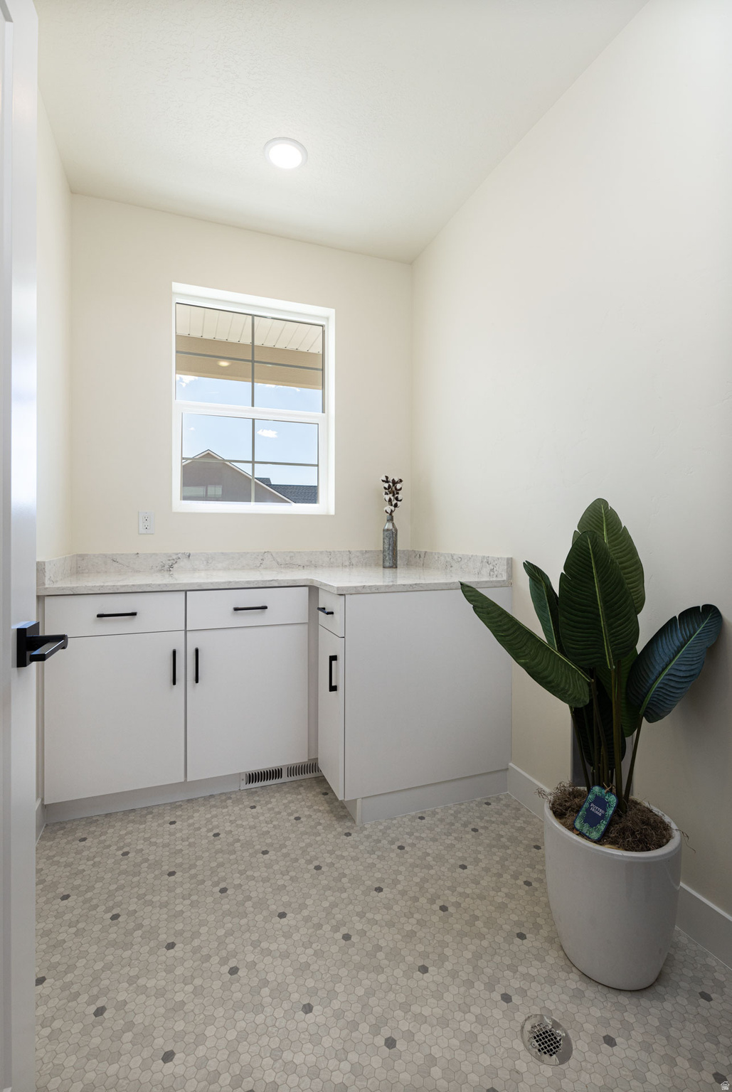 EQUESTRIAN POINTE - Residential