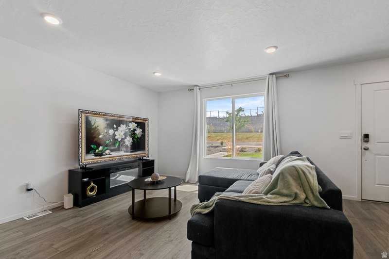 LITTLE VALLEY GATEWA - Residential