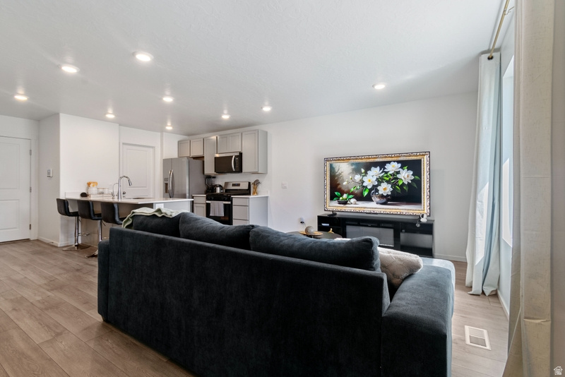 LITTLE VALLEY GATEWA - Residential