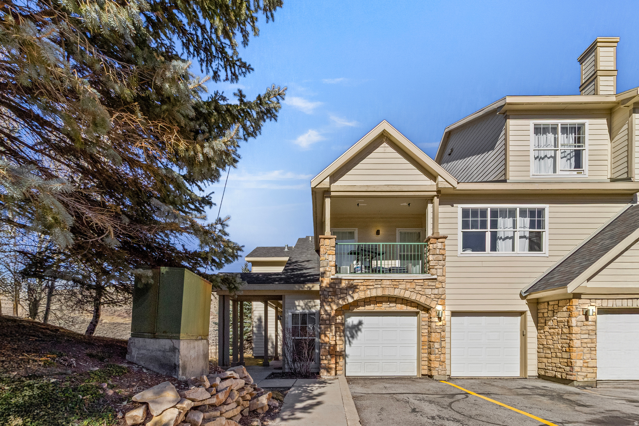 CANYON CREEK - Residential