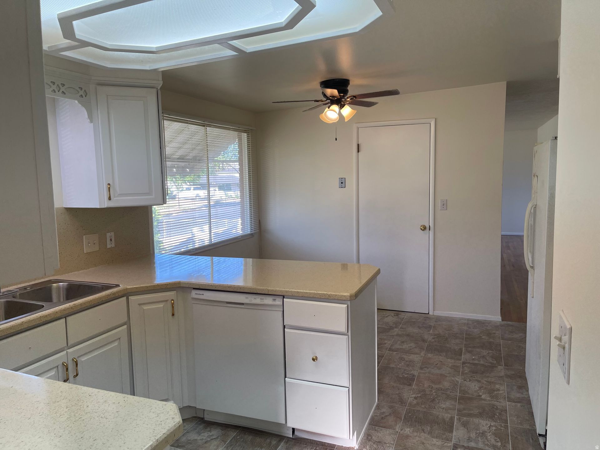 MURRAY GALE - Residential Lease