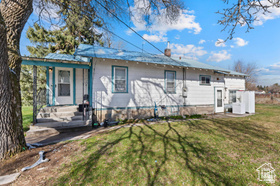 Charming 3-bedroom, 1-bath home located in the heart of Lewiston. Out back, the yard holds tons of potentia! With a little TLC this could be the perfect place to make your own