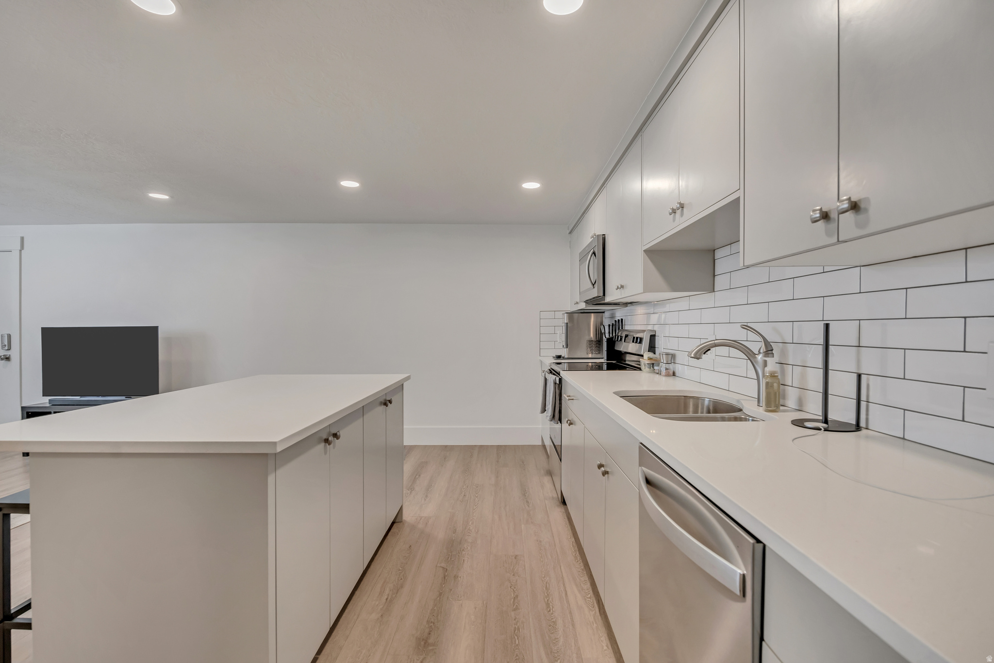 WILLOW POINTE - Residential