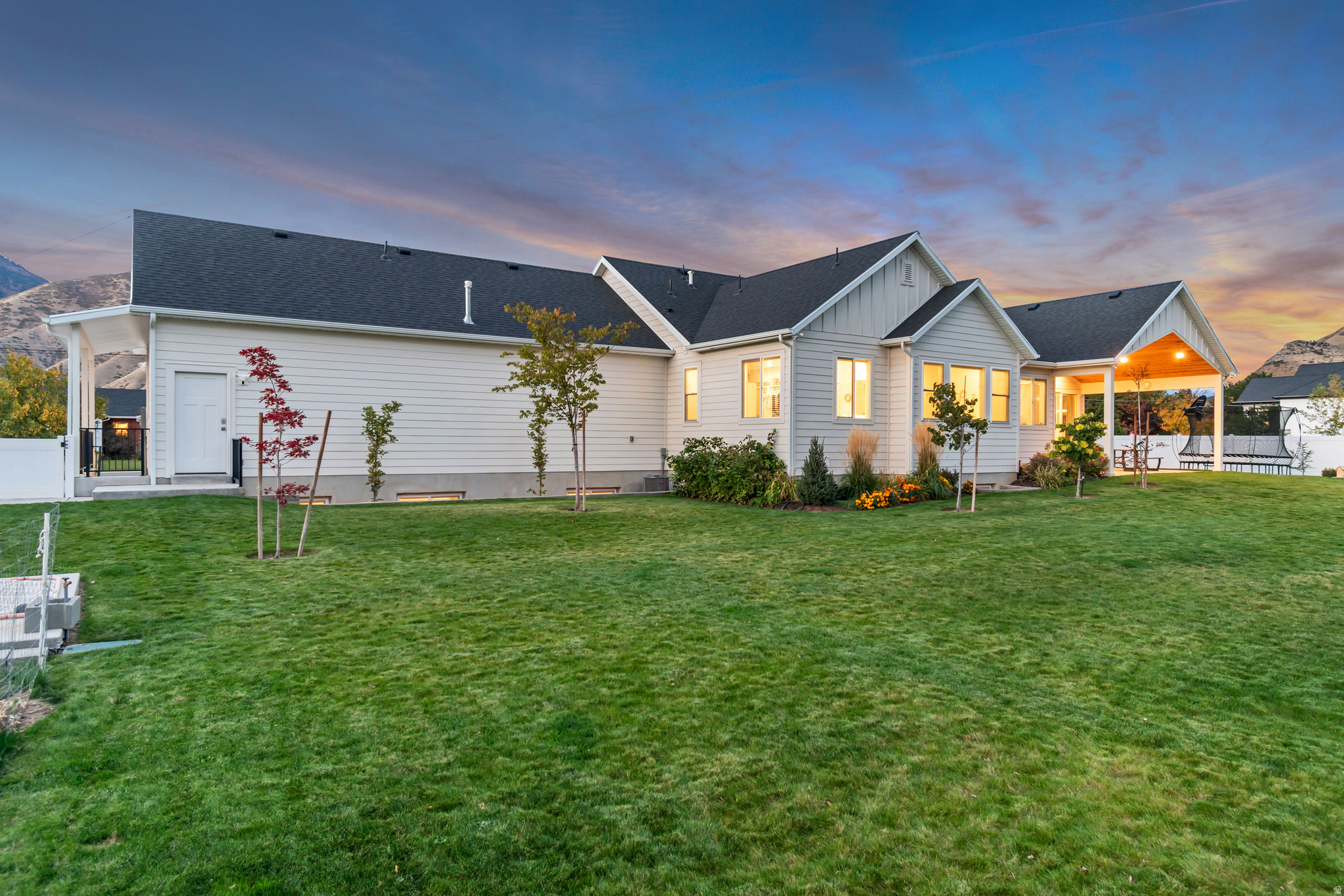 WILLOW POINTE - Residential