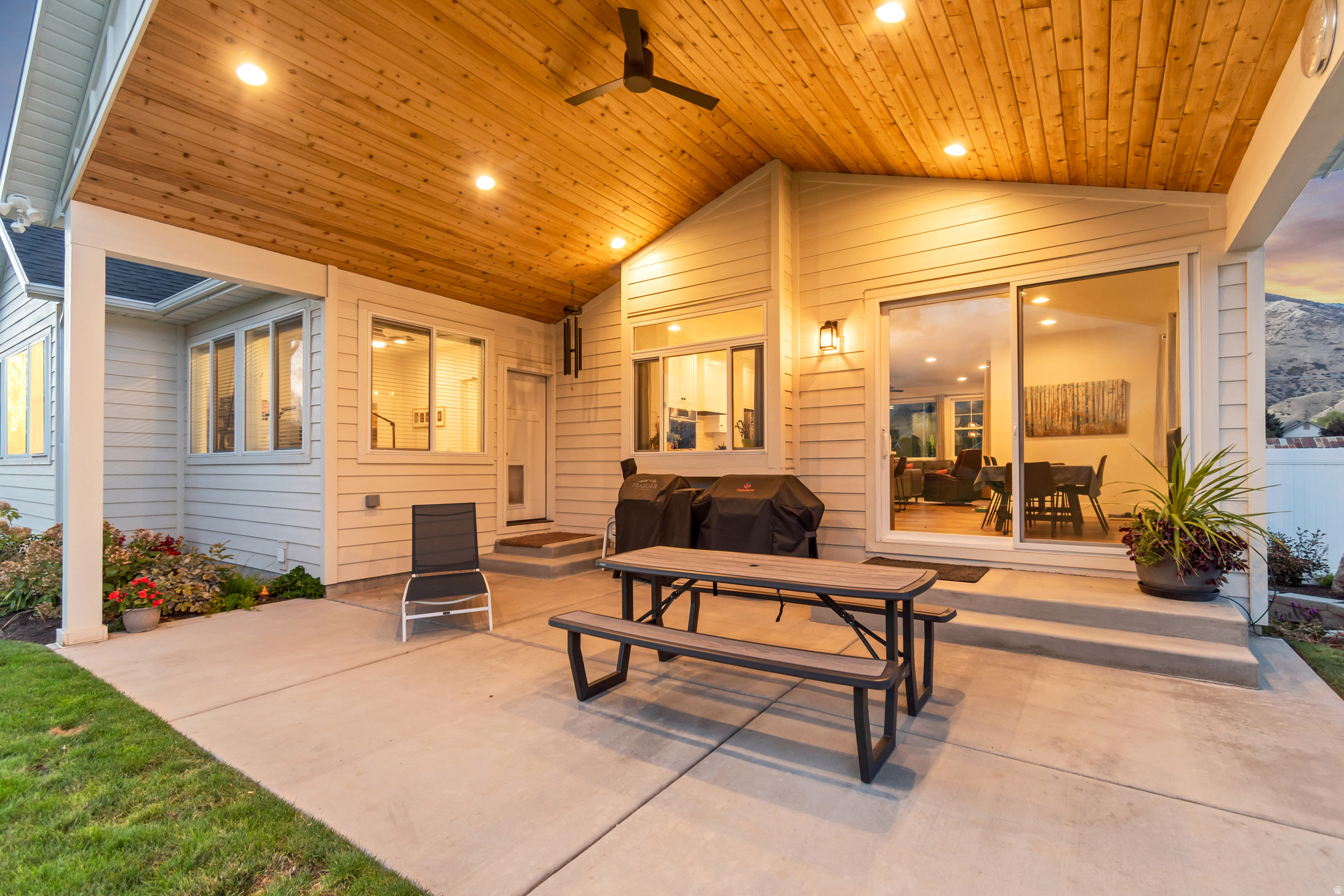 WILLOW POINTE - Residential