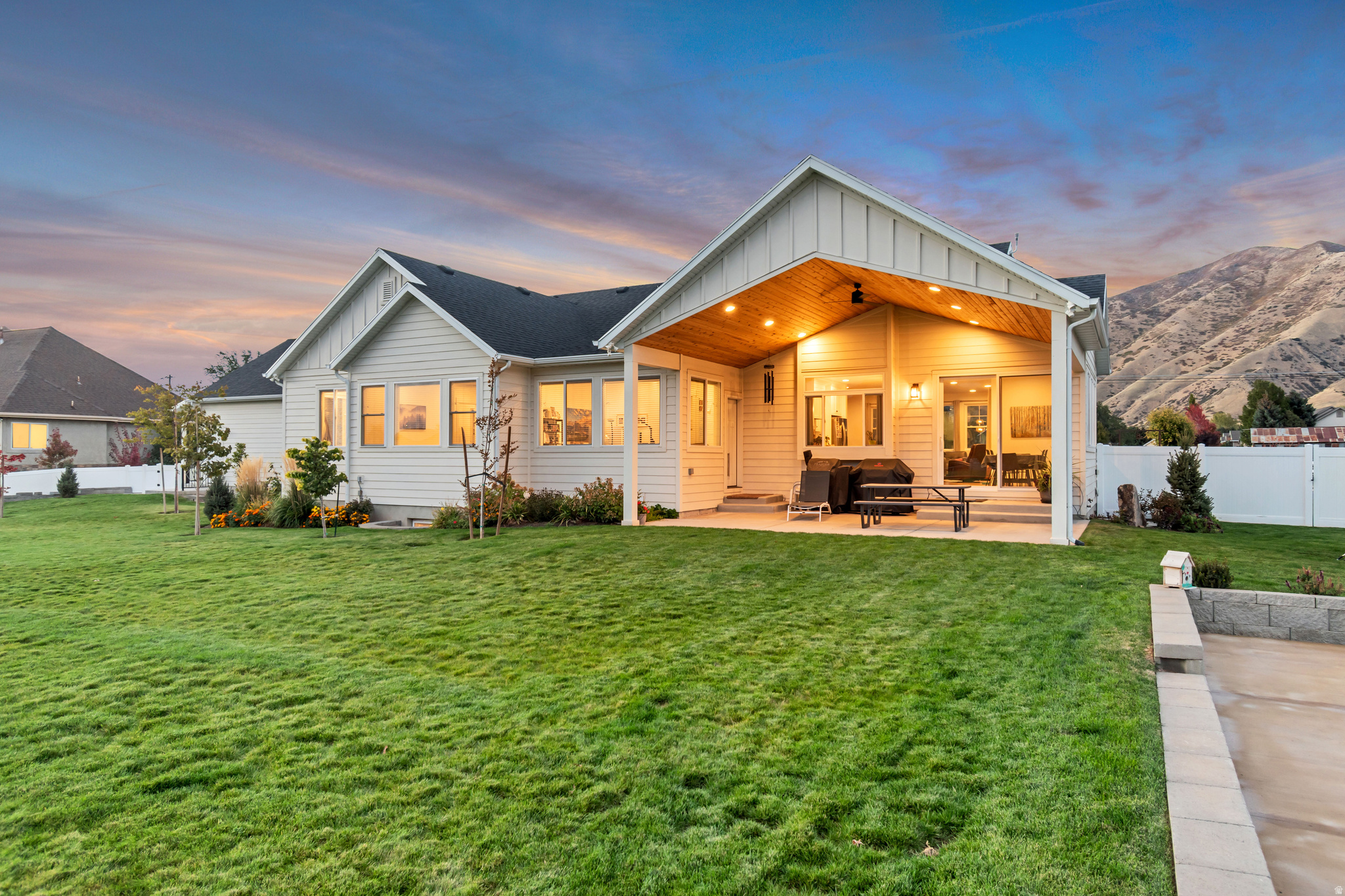 WILLOW POINTE - Residential