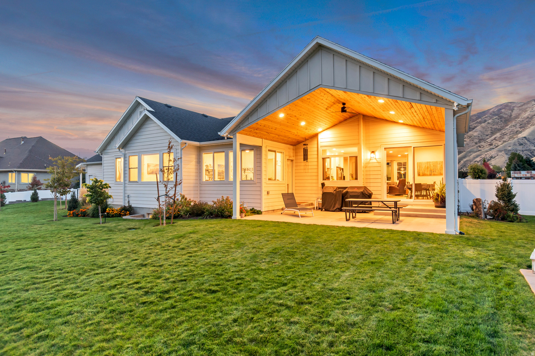 WILLOW POINTE - Residential