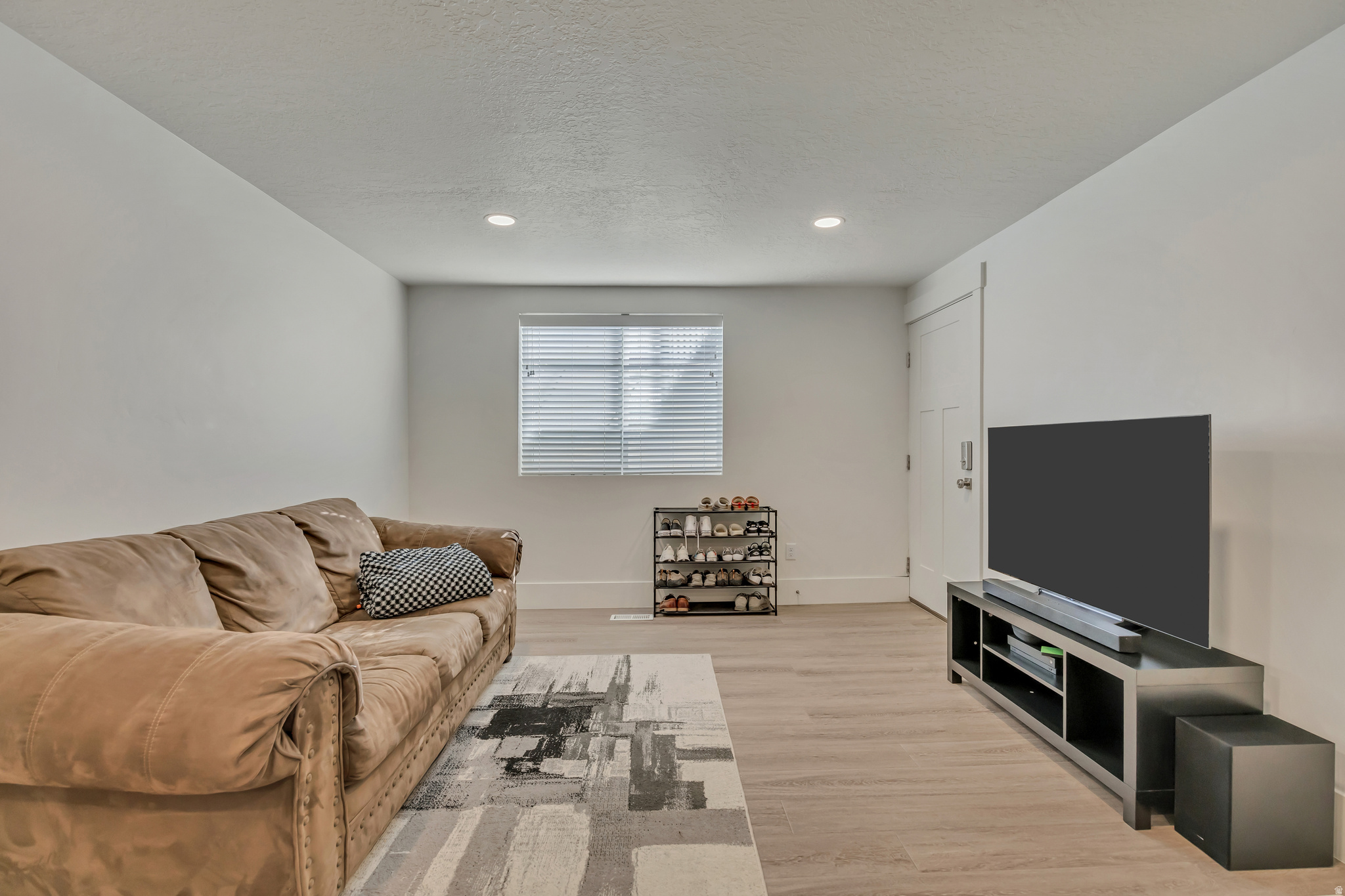 WILLOW POINTE - Residential