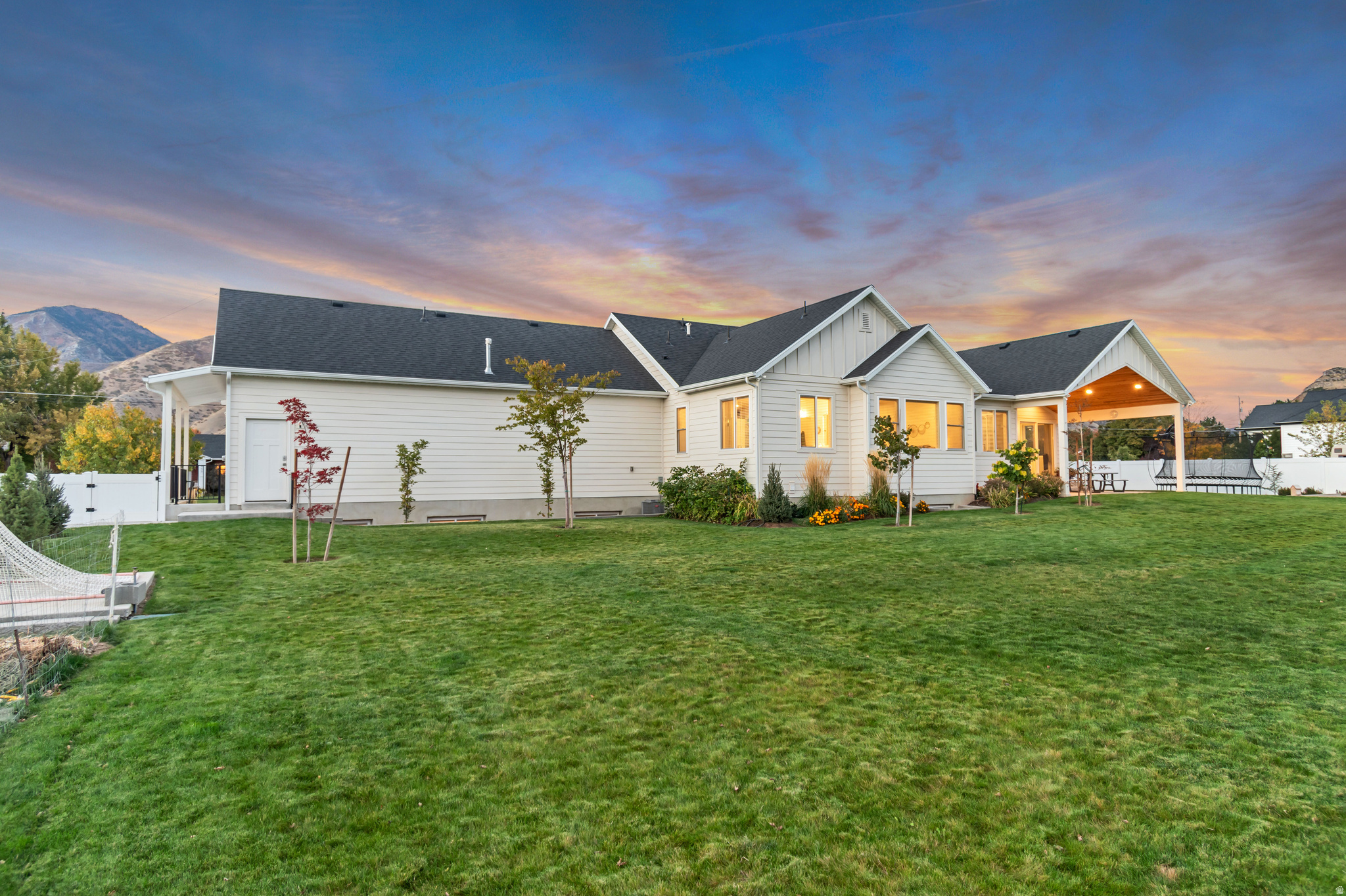 WILLOW POINTE - Residential