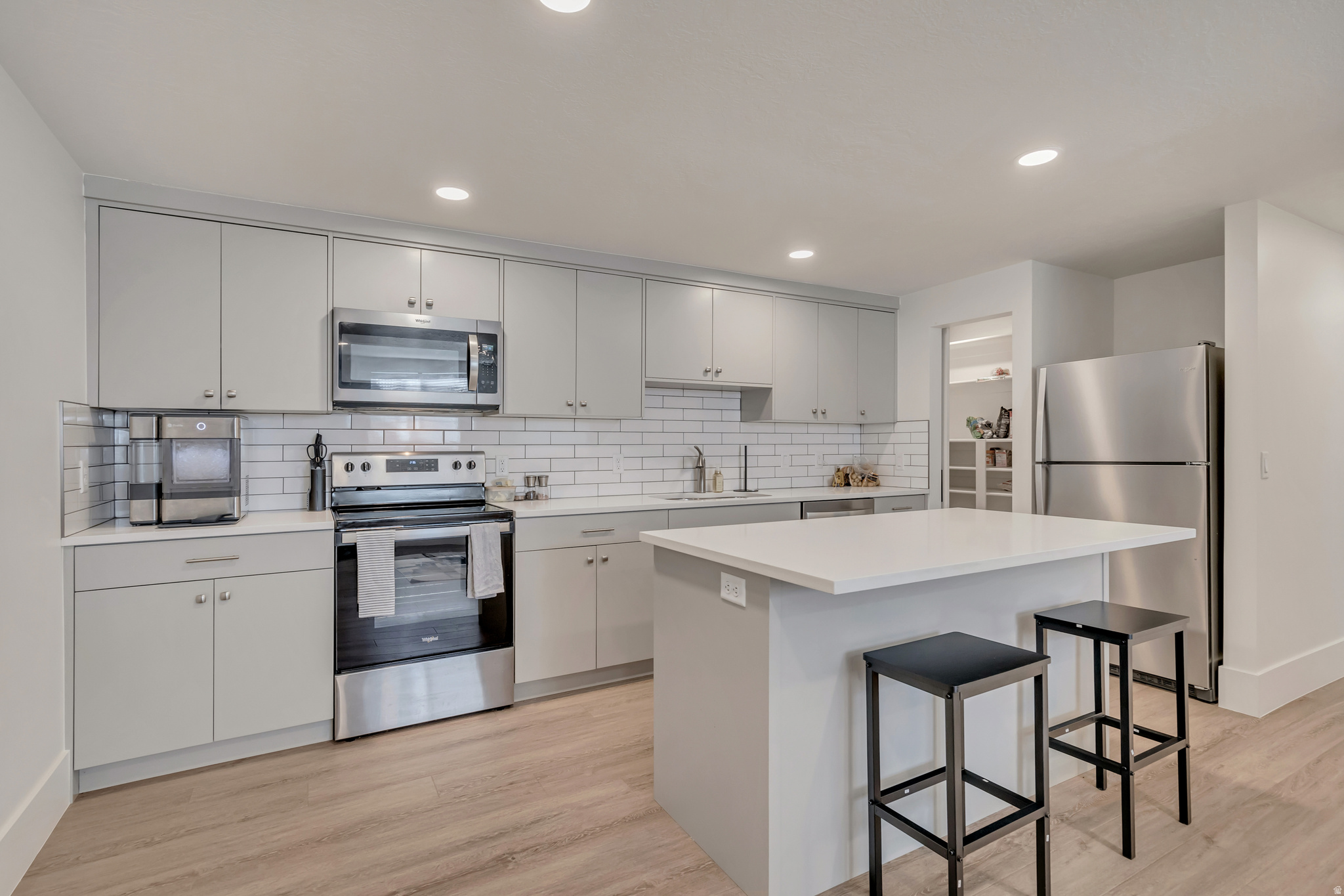 WILLOW POINTE - Residential
