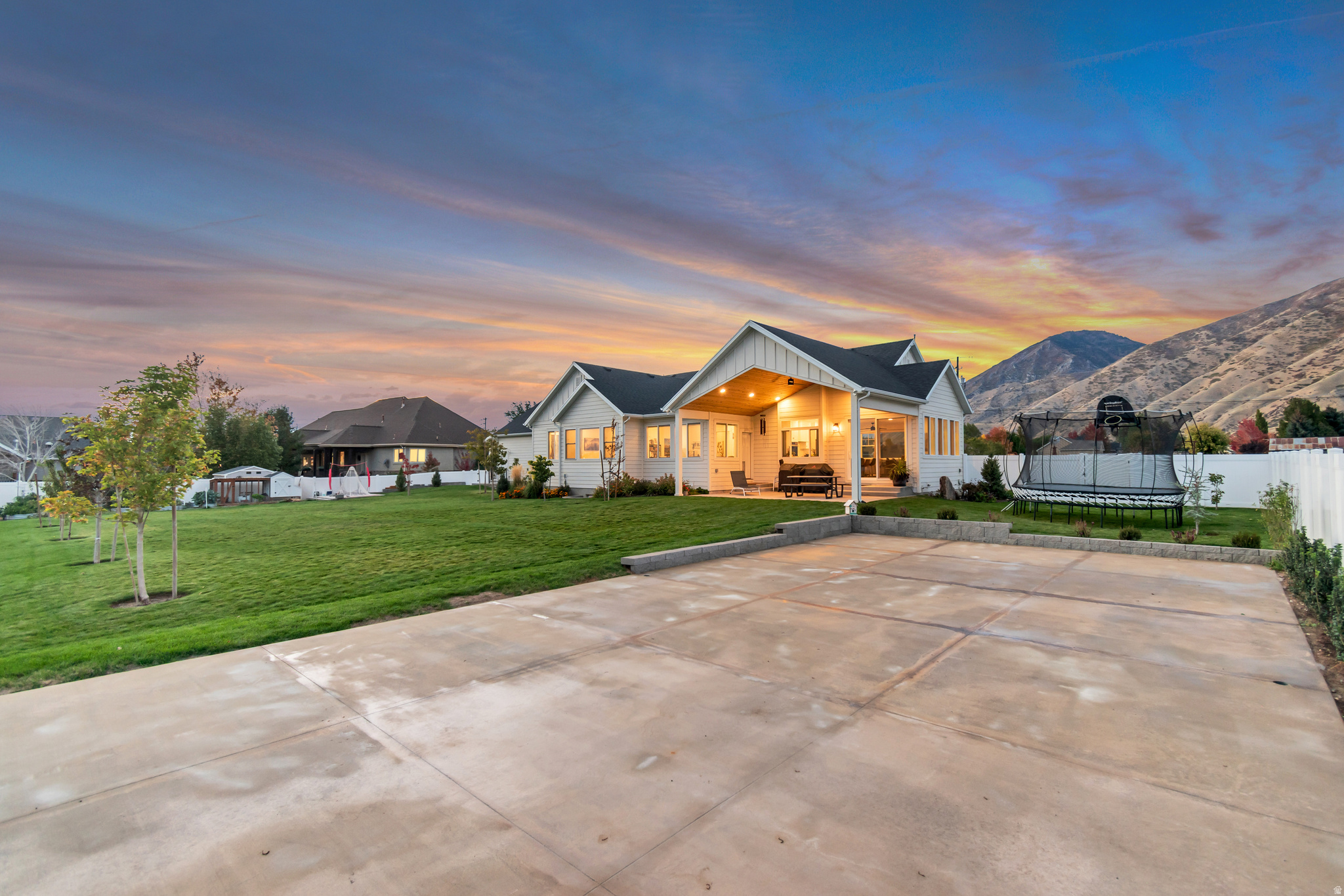 WILLOW POINTE - Residential