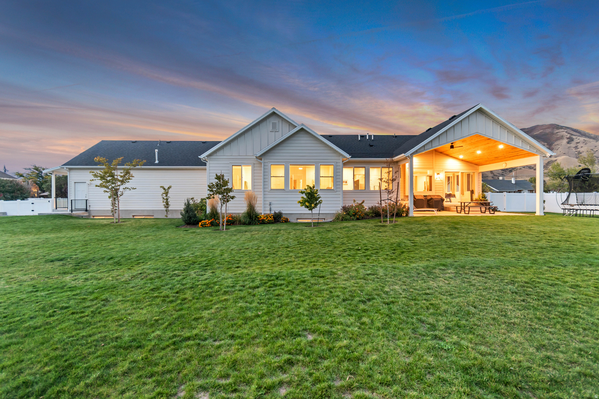 WILLOW POINTE - Residential