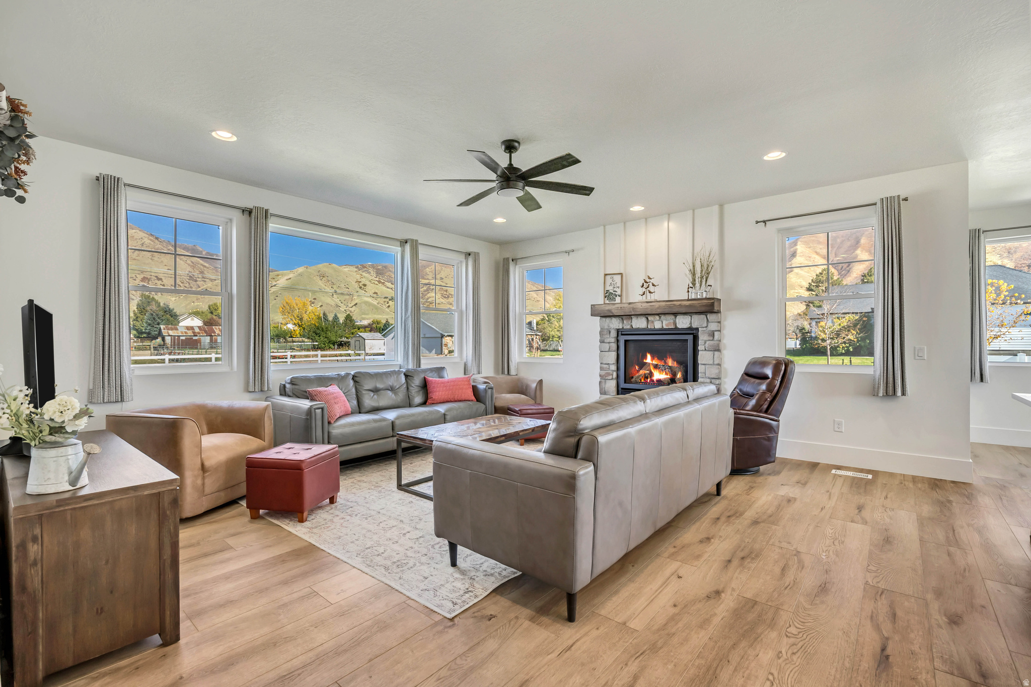 WILLOW POINTE - Residential