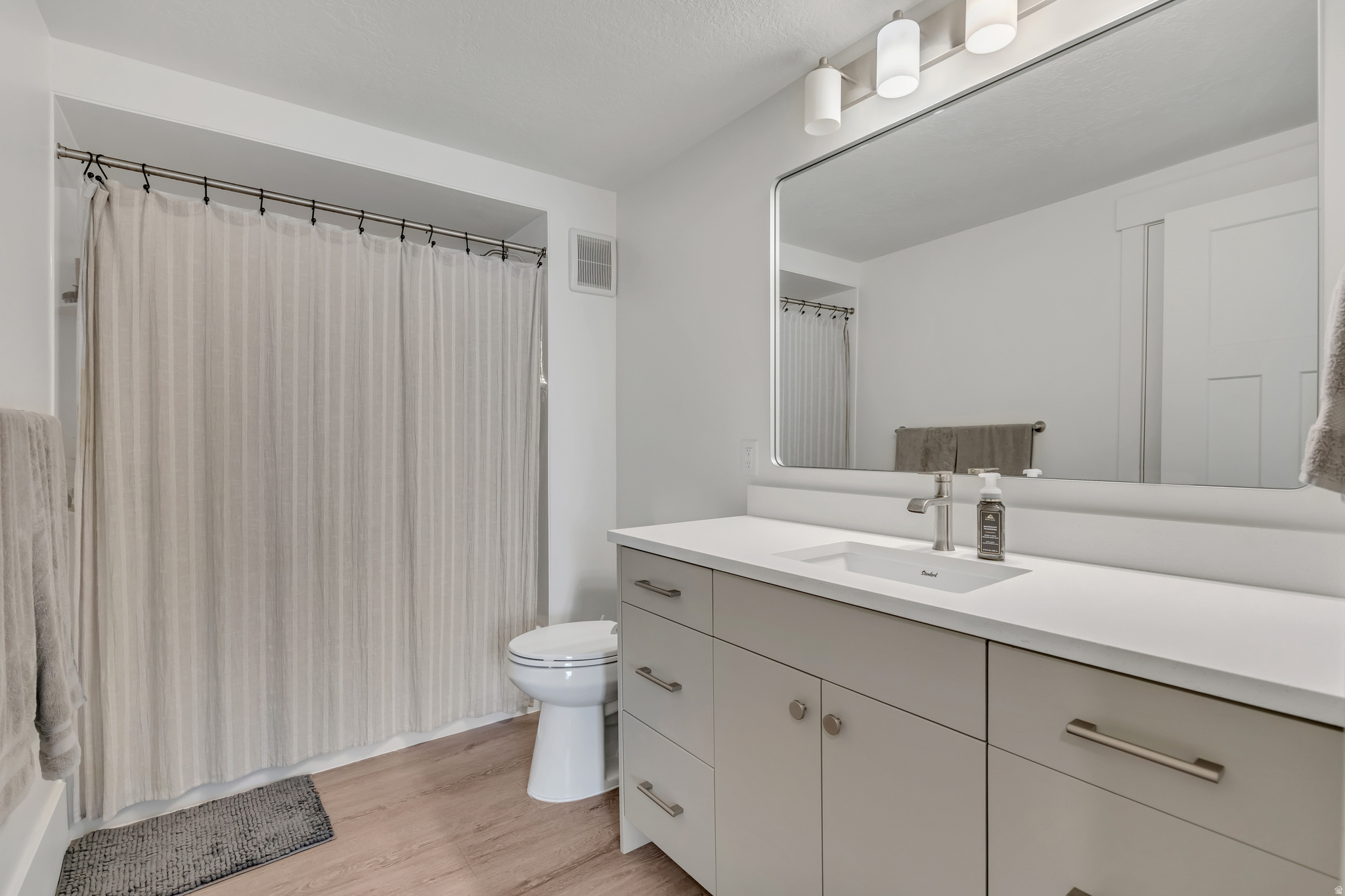 WILLOW POINTE - Residential