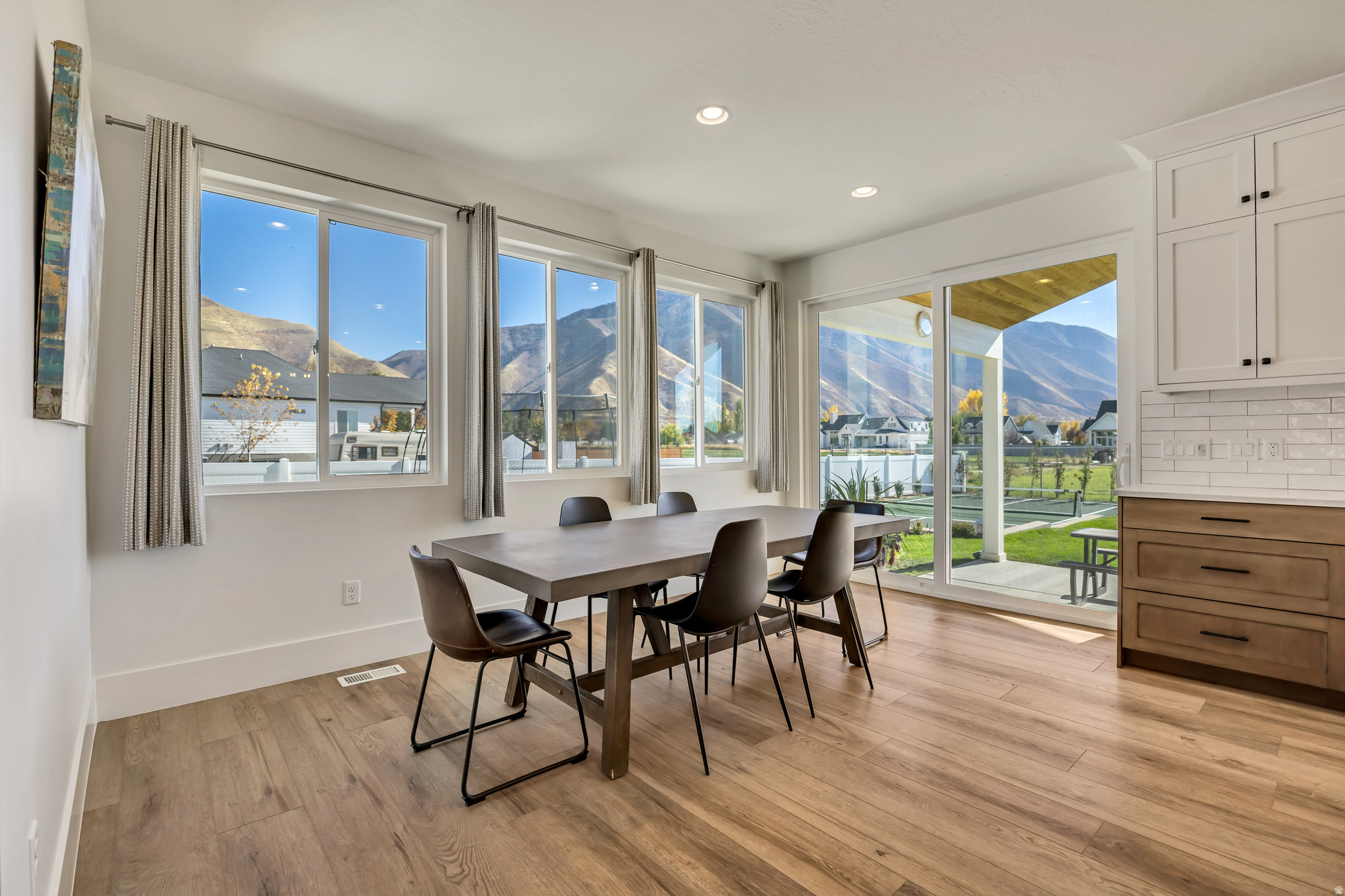 WILLOW POINTE - Residential