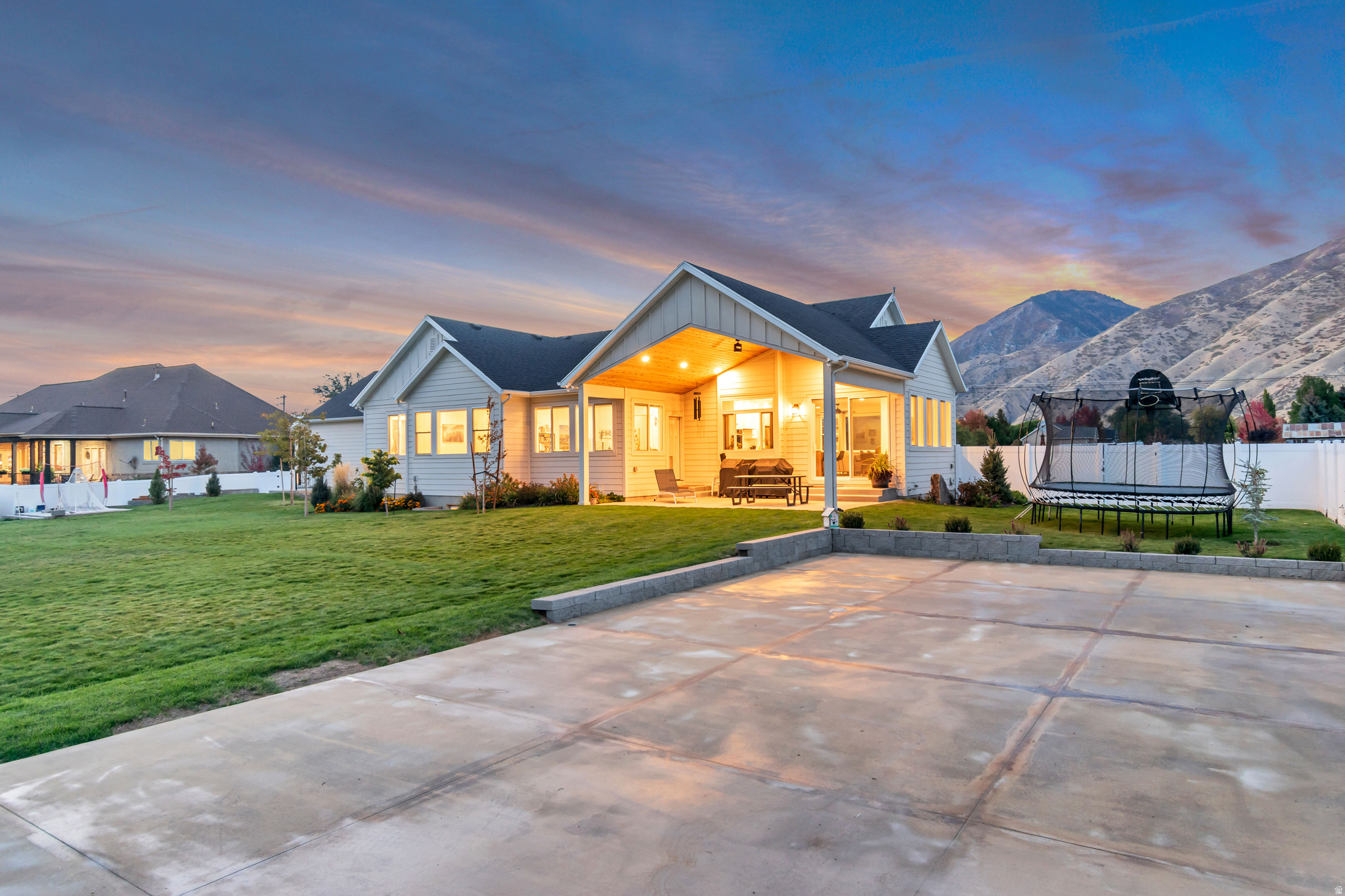 WILLOW POINTE - Residential