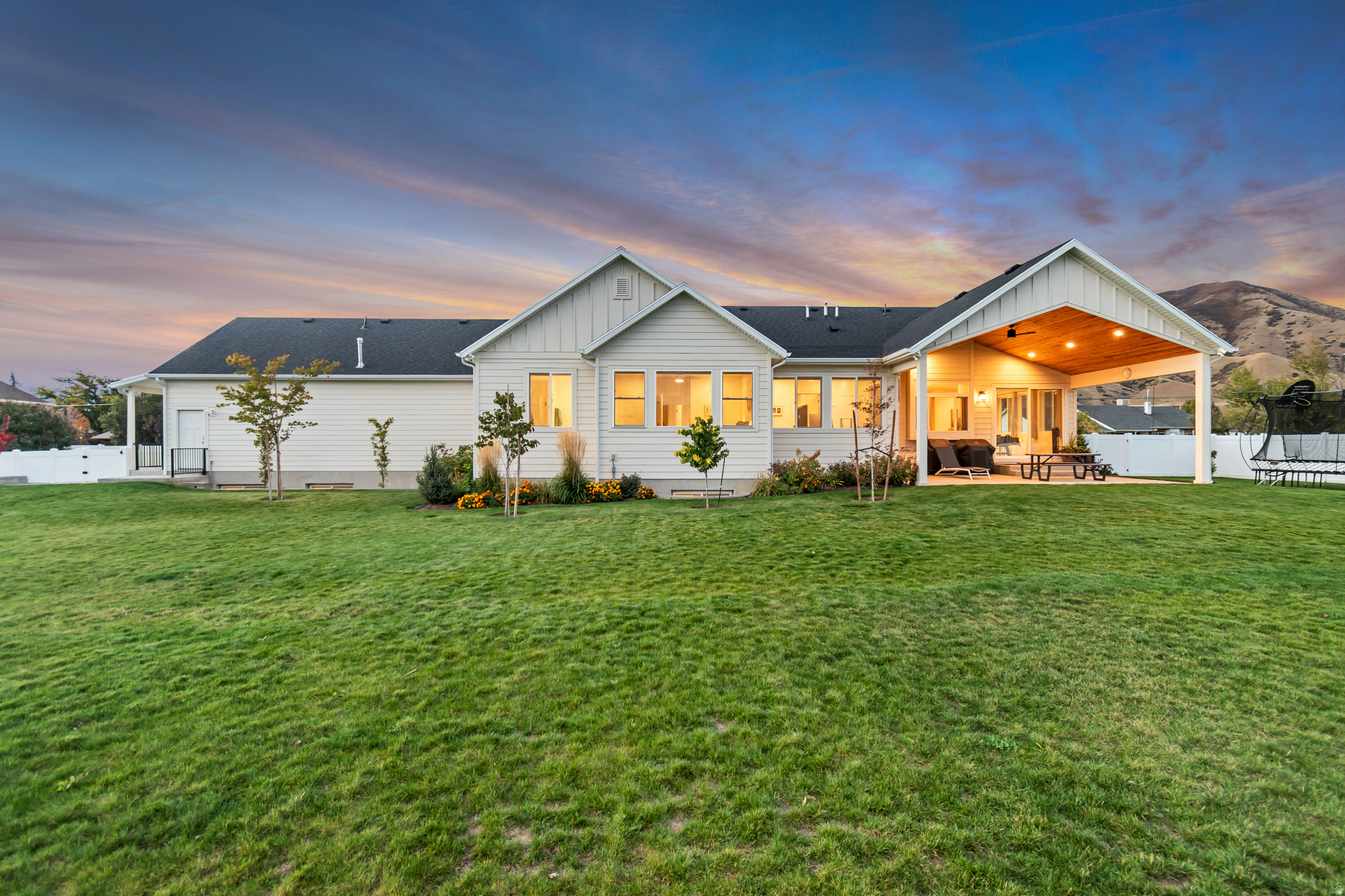 WILLOW POINTE - Residential