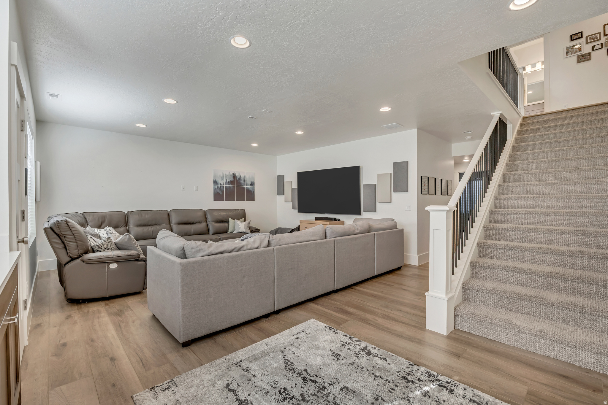 WILLOW POINTE - Residential