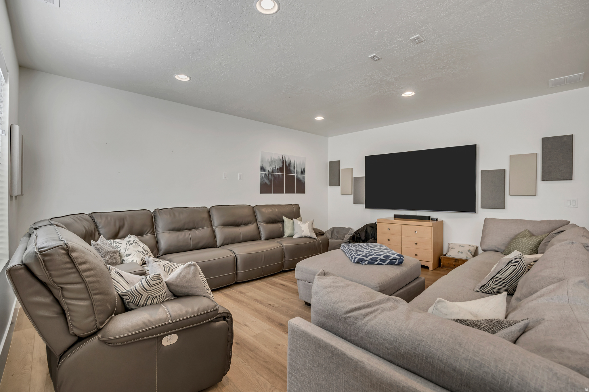 WILLOW POINTE - Residential