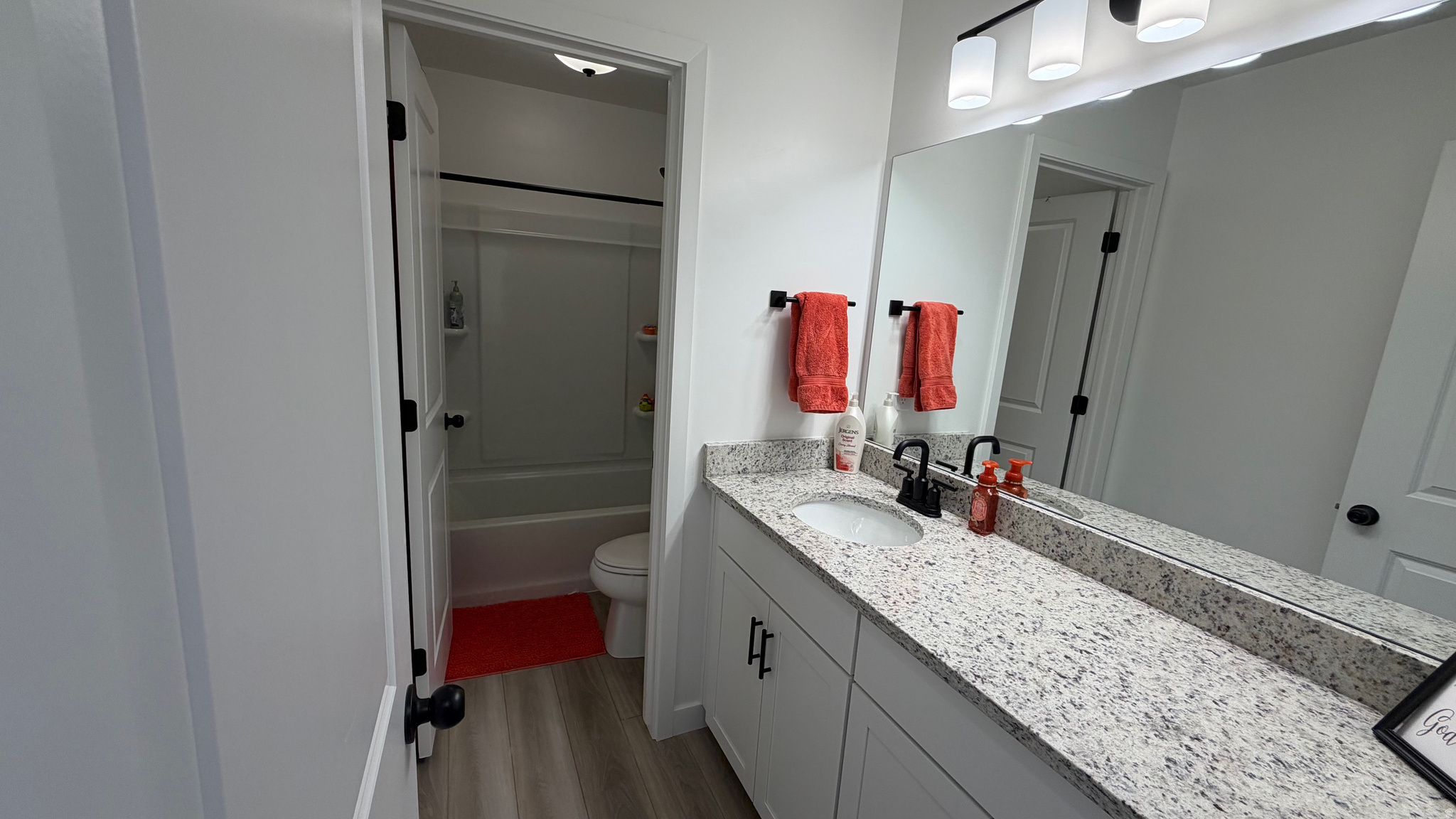 MONTGOMERY FARMS - Residential