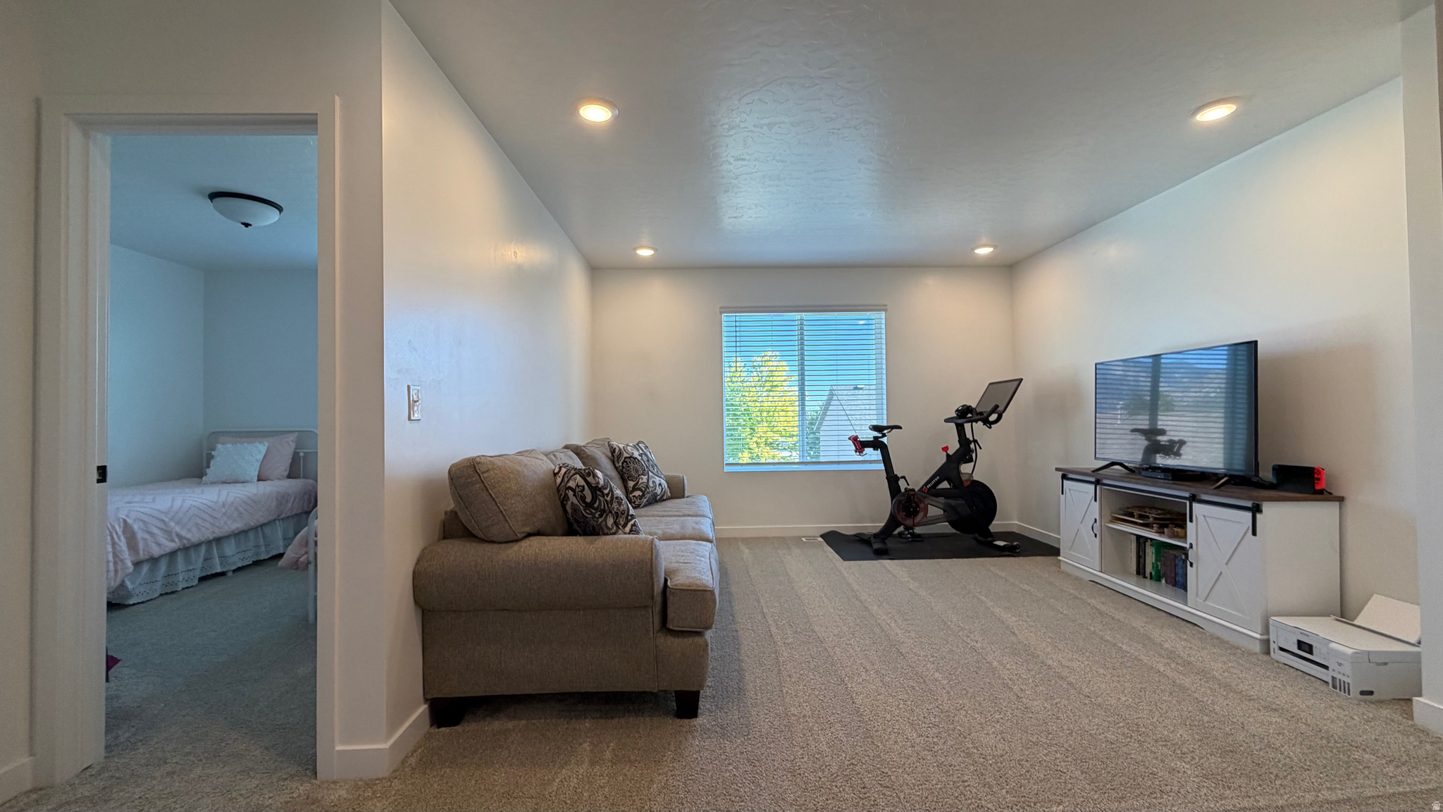 MONTGOMERY FARMS - Residential