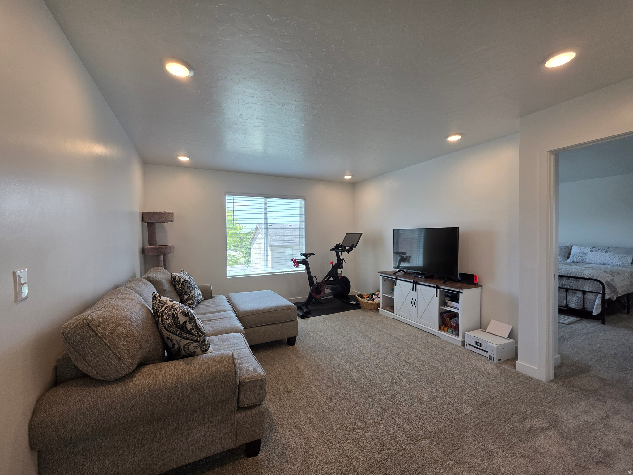 MONTGOMERY FARMS - Residential